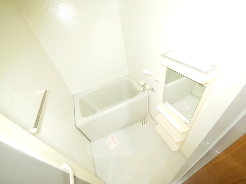 バス・シャワールーム　シャワー