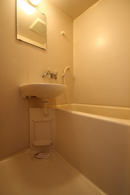 バス・シャワールーム　同物件別室です。