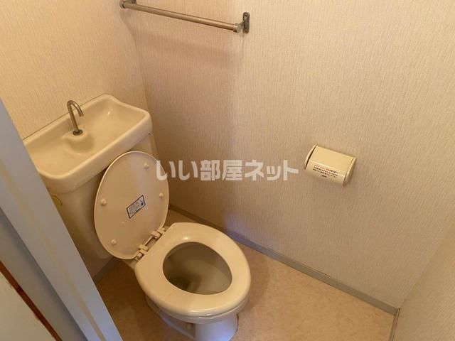 ＪＲ東北本線 東仙台駅 徒歩13分 2階建 築40年のトイレ写真