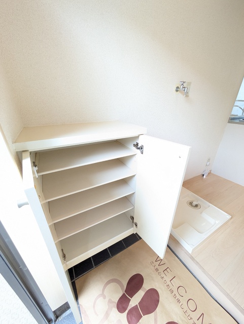 玄関　下駄箱がある玄関