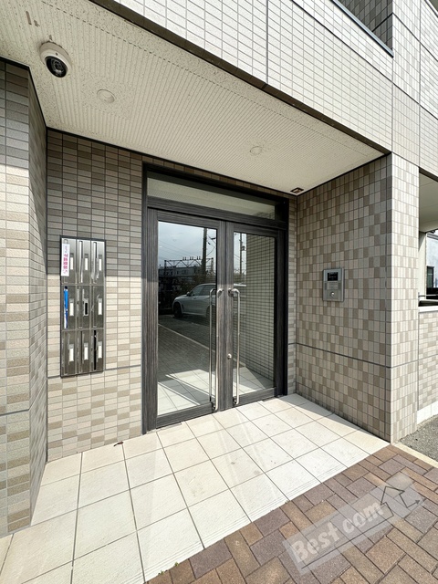 エントランス　オートロック付きで部外者シャットアウト♪