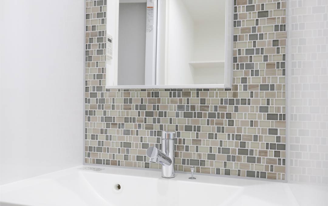 洗面設備　こだわりのモザイクタイル♪