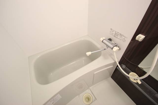 バス・シャワールーム　同タイプのモデル写真です