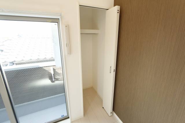 収納　同タイプのモデル写真です