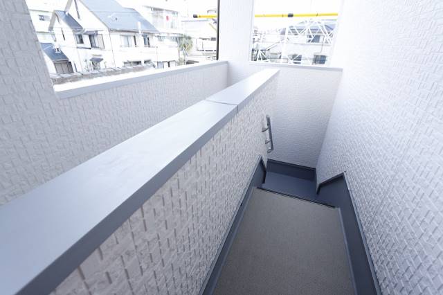 バルコニー　同タイプのモデル写真です