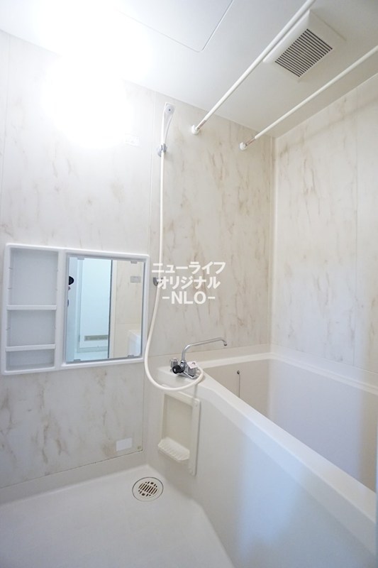 バス・シャワールーム　清潔感溢れる浴室です♪