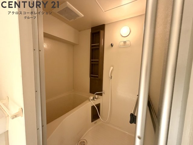 バス・シャワールーム　シンプルで機能的な浴室です！