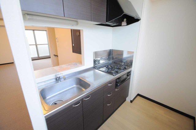 キッチン　広いキッチン完備！
