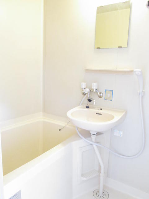 バス・シャワールーム　バス・トイレ独立タイプです。