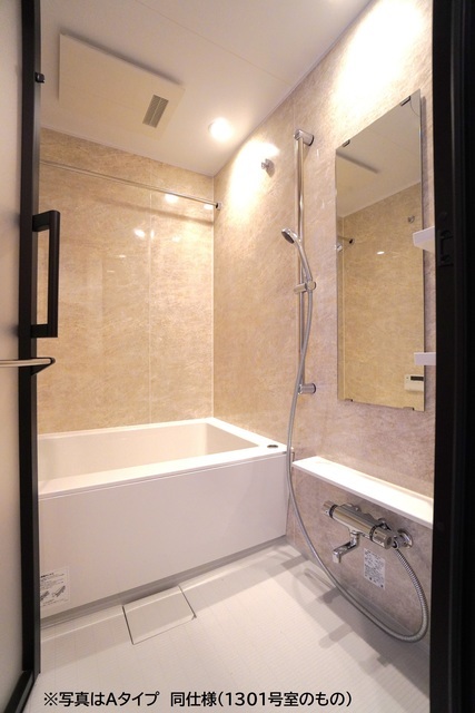 バス・シャワールーム　※写真は同タイプ住戸です。