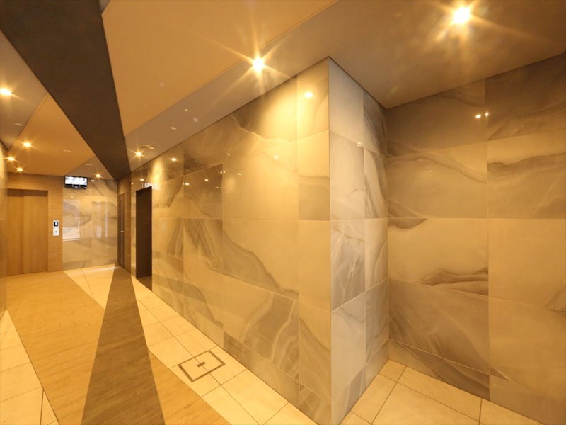 エントランス　エントランス　オートロック　防犯カメラ