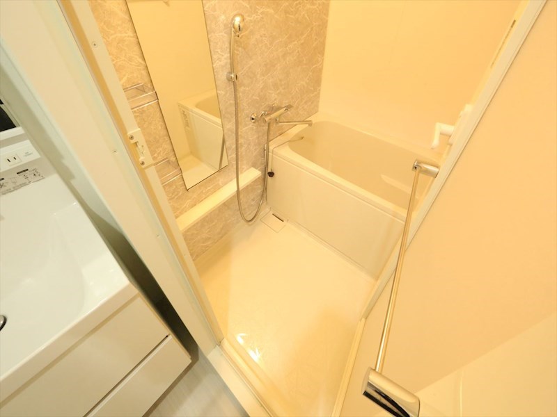 バス・シャワールーム　バスルーム　浴室暖房乾燥機付き