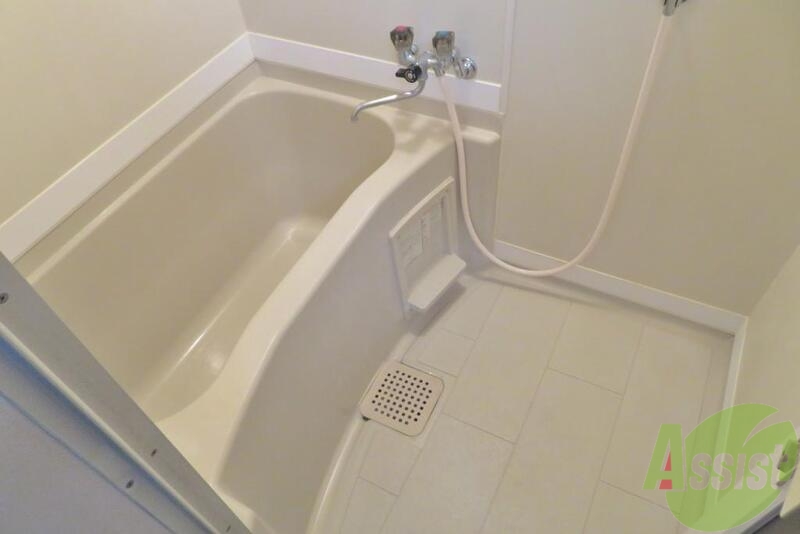 バス・シャワールーム　お風呂は洗い場、浴槽ともに広々な感じでしたー。