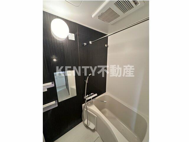 バス・シャワールーム　落ち着いた空間のお風呂です