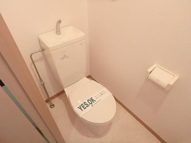 Street Cornerのトイレ写真