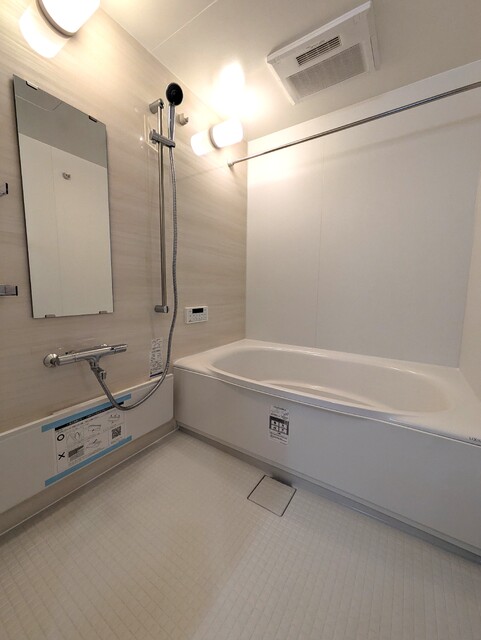 バス・シャワールーム　４０６号の建築中の写真となります。