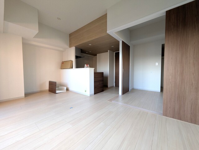 居室・リビング　４０６号の建築中の写真となります。