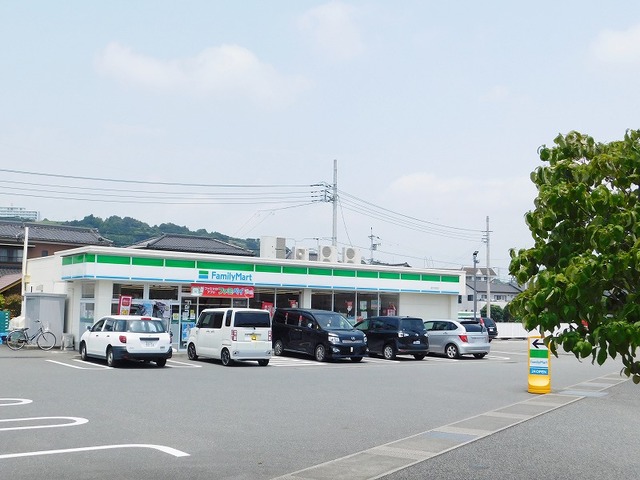 コンビニ　ファミリーマート富士岩松店（コンビニ）まで380m