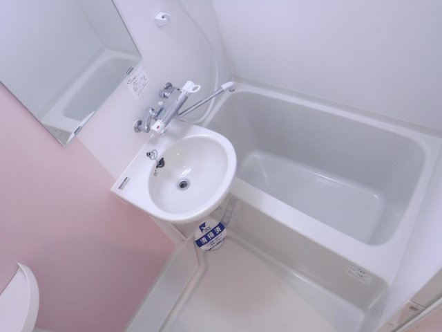 バス・シャワールーム　他のお部屋の参考写真となります。