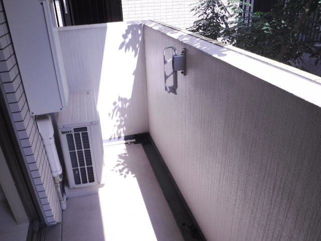 バルコニー　他のお部屋の参考写真となります。