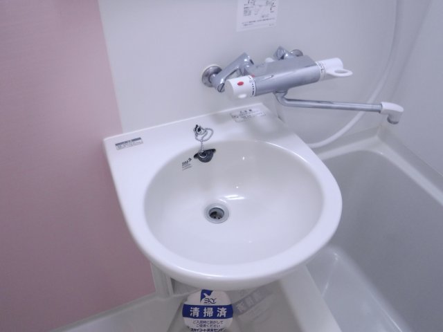洗面設備　他のお部屋の参考写真となります。