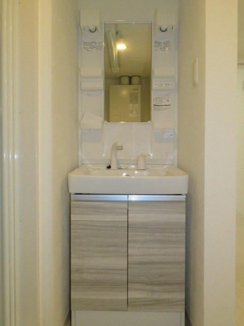 洗面設備　シャワードレッサー付きです!