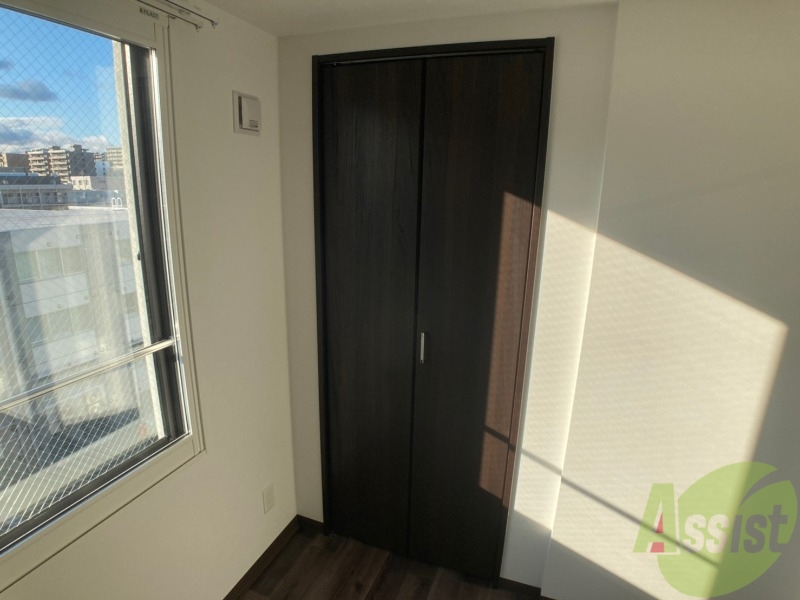 収納　寝室の収納です。部屋がすっきり片付きます。