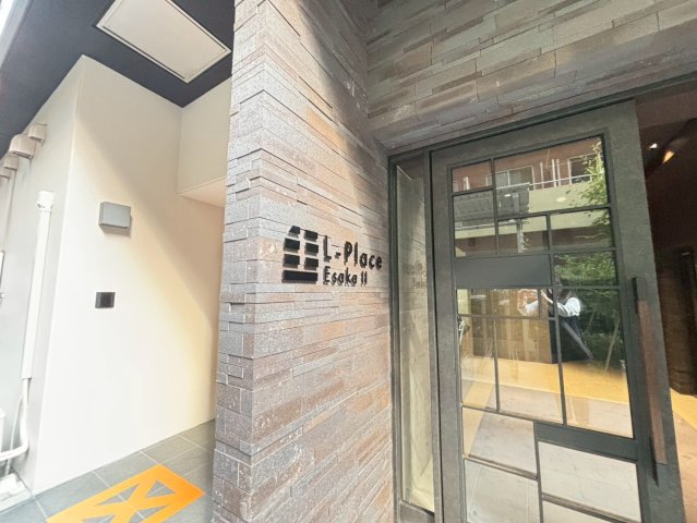 エントランス　詳細は、RISUMO江坂本店までお問合せください♪