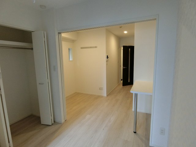 居室・リビング　別号室参考写真