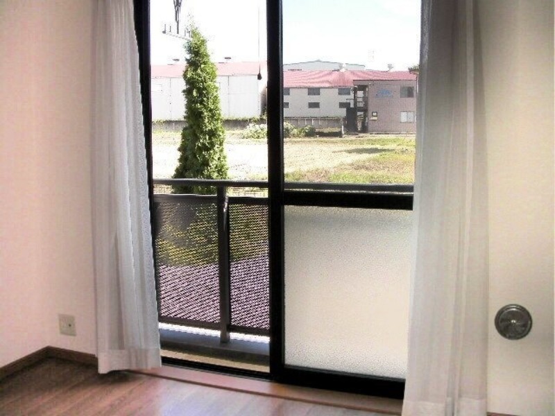 バルコニー　図面と現状に相違がある場合には現状を優先