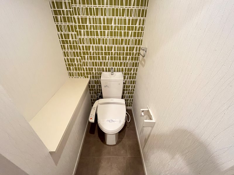 トイレ　同物件別部屋写真