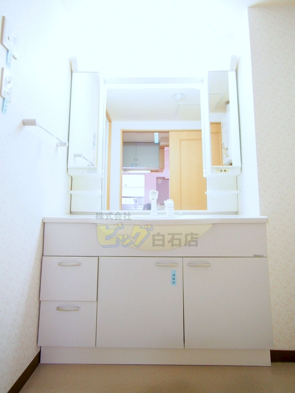 洗面設備　シャンプードレッサー完備♪