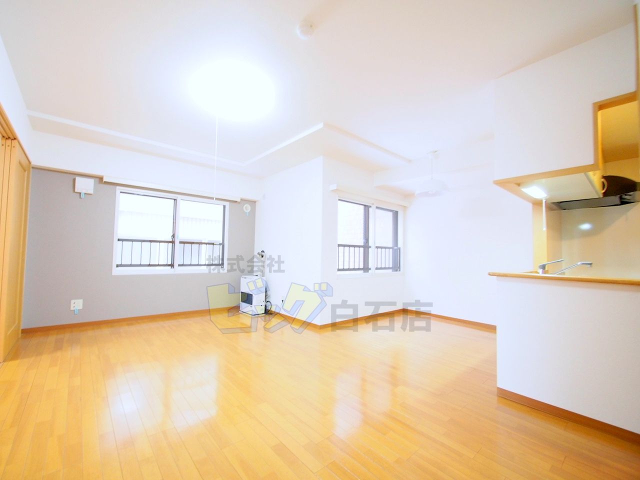 居室・リビング　広々リビングです♪