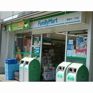 コンビニ　ファミリーマート 東麻布一丁目店（コンビニ）まで593m