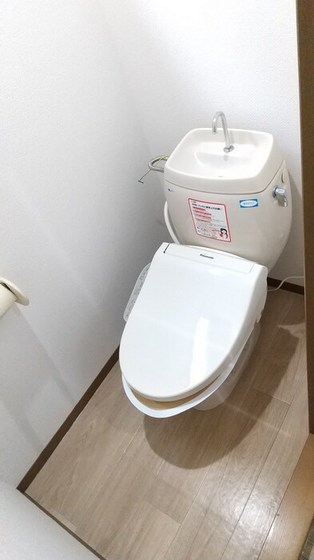 トイレ　※他号室の写真です