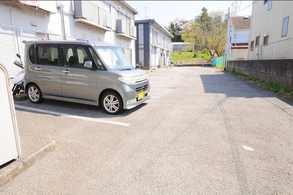 駐車場　駐車場