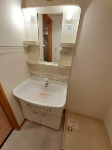 洗面設備　コンパクトで使いやすい洗面所
