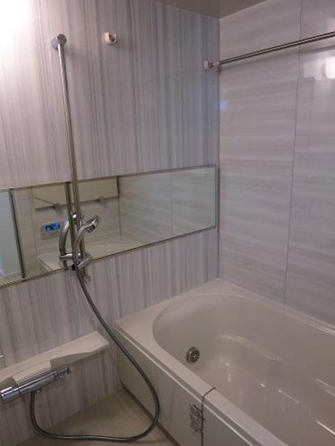 バス・シャワールーム　バスルーム