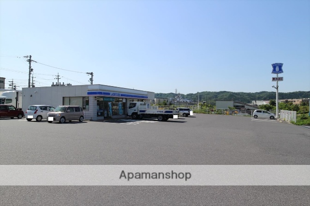 コンビニ　ローソン（コンビニ）まで685m