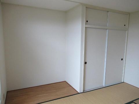 居室・リビング　室内