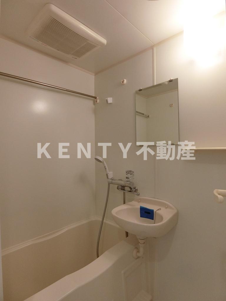 バス・シャワールーム　日々の疲れを癒すお風呂付です