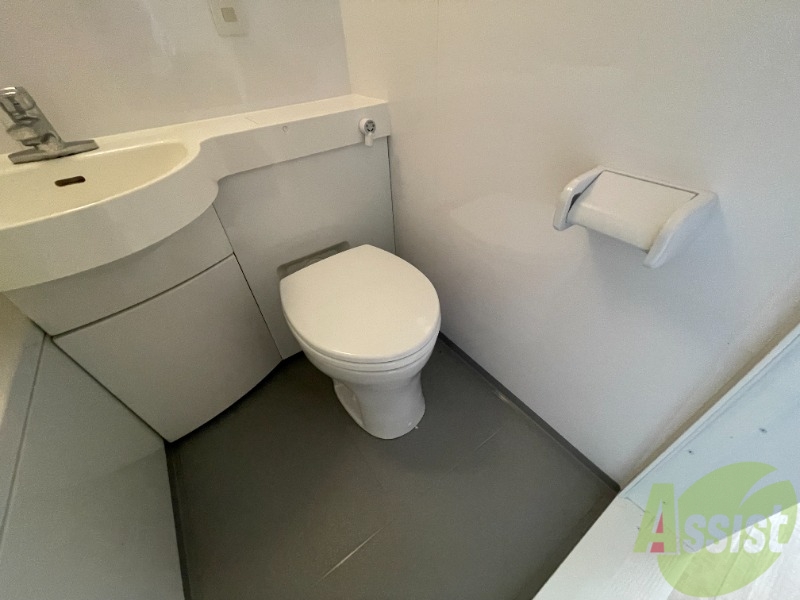 トイレ　広いトイレで閉塞感がなくて気持ちが良いですね。