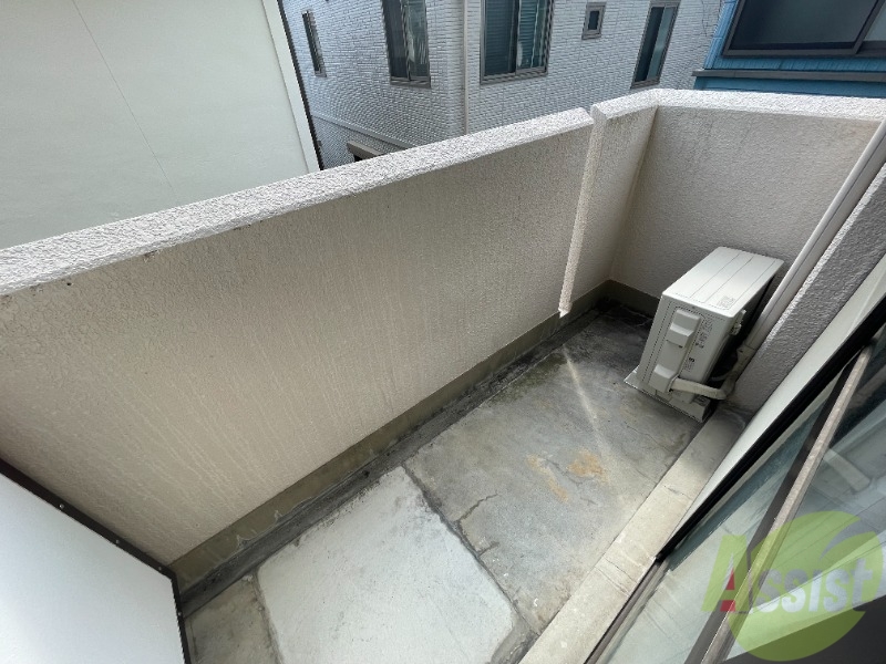 バルコニー　洗濯物がたくさん干せるバルコニーで嬉しいですね。