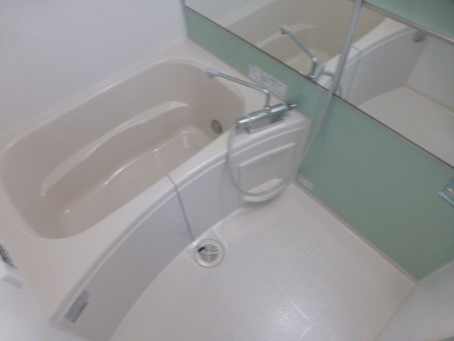 バス・シャワールーム　追焚式バスルーム