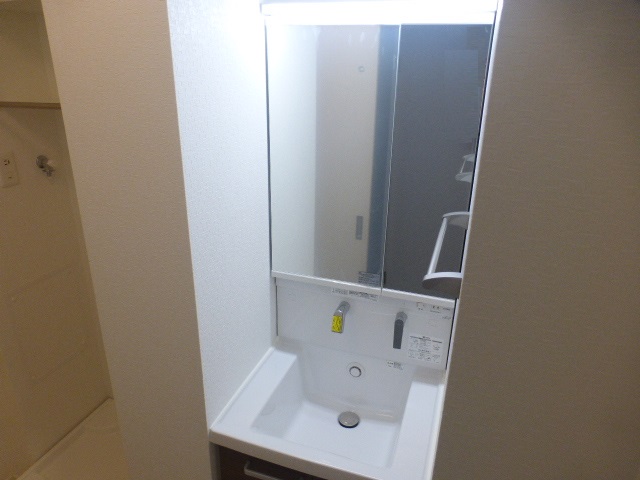 洗面設備　シャンプードレッサー（裏面収納付）