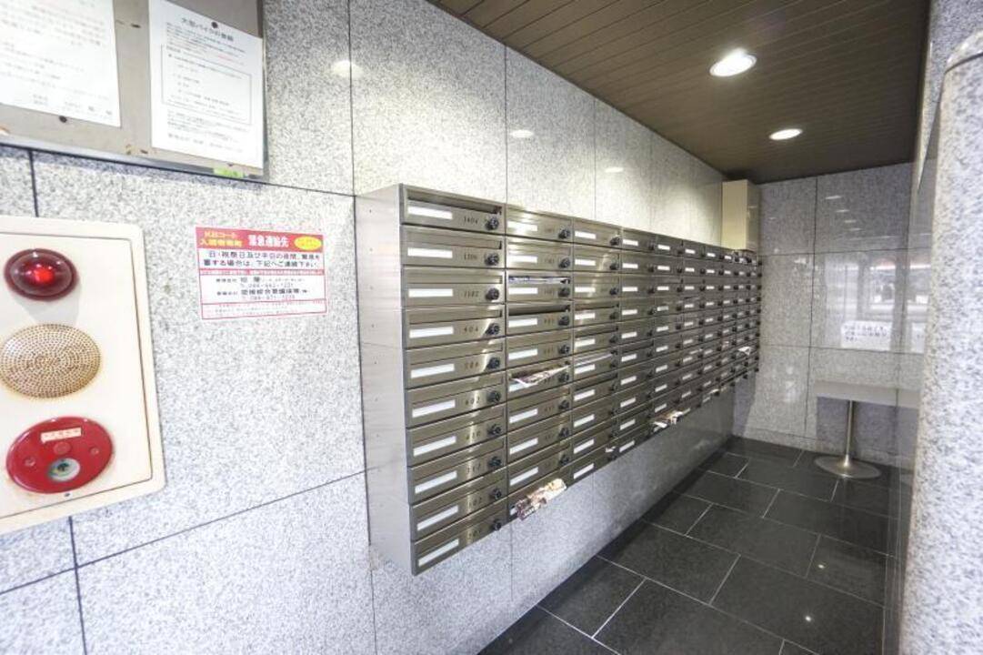 エントランス　メールBOX