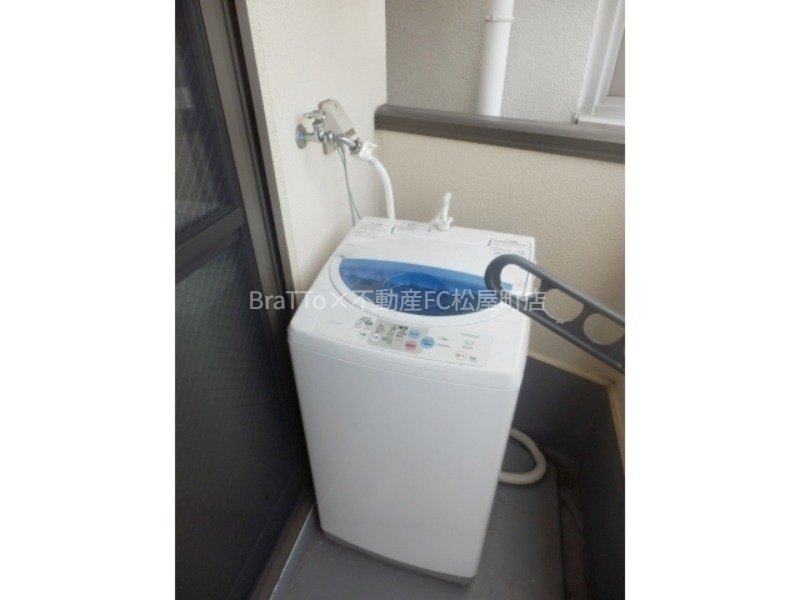 バルコニー　バルコニー（洗濯機置き場）