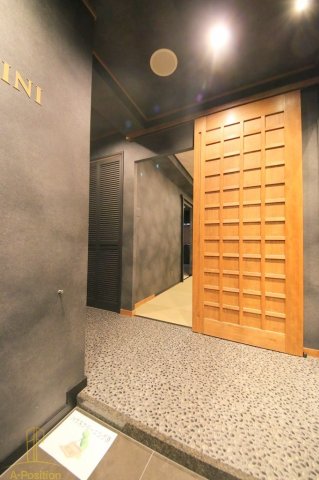 玄関　おおきに東心斎橋ビル