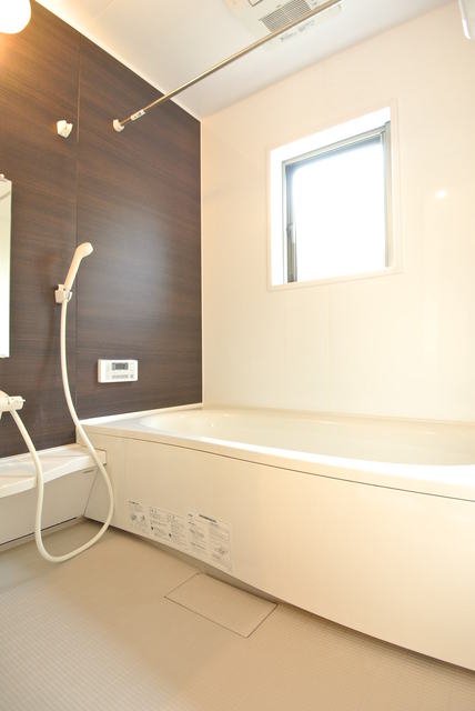 バス・シャワールーム　一坪風呂・追焚式給湯