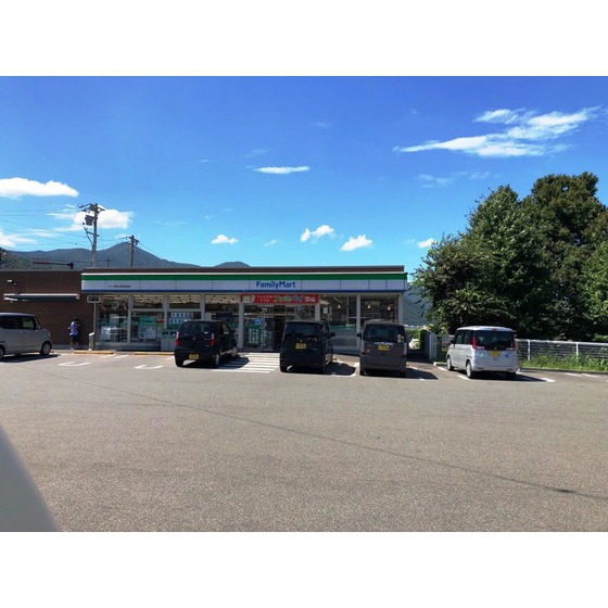 コンビニ　ファミリーマートテクノ坂城工業団（コンビニ）まで1111m